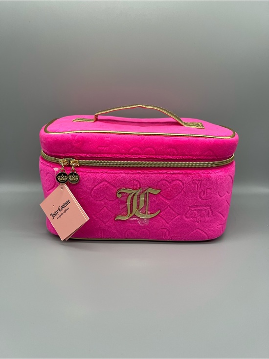 Juicy Couture Handbags - Juicy couture‎ pink velour cosmetics bag